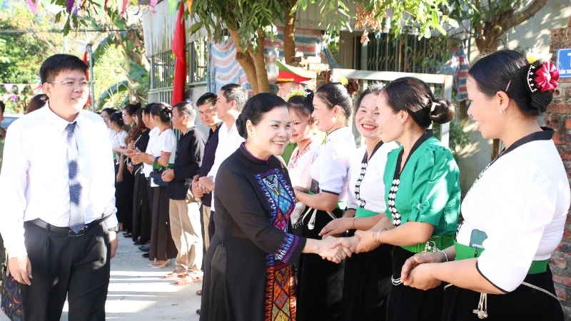 Bí thư Tỉnh ủy Lai Châu - Giàng Páo Mỷ dự Ngày hội Đại đoàn kết các dân tộc tại xã Mường Than, huyện Than Uyên.