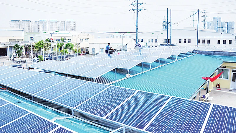 Một hệ thống điện mặt trời mái nhà ở Hà Nội. 