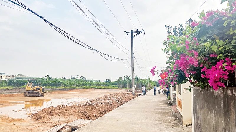 Khu tái định cư phục vụ dự án đường vành đai 4 - Vùng Thủ đô vừa được huyện Thường Tín khởi công xây dựng tại xã Hồng Vân. (Ảnh Duy Linh)