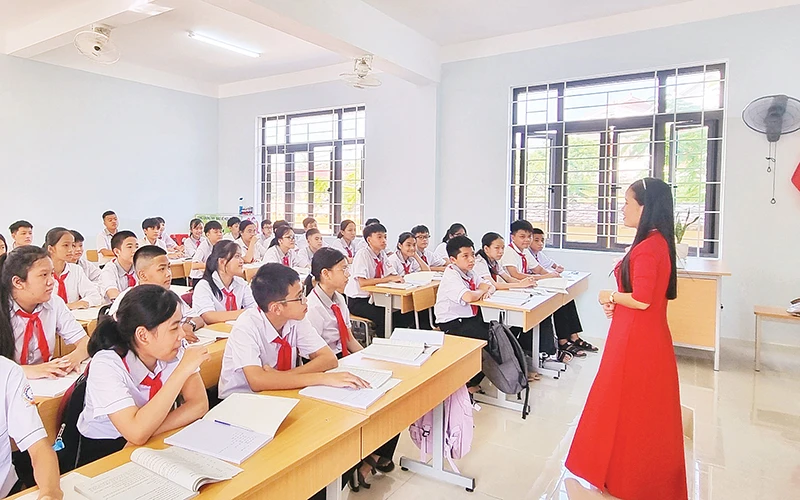 Một giờ học tại Trường THCS Quách Xuân Kỳ (Quảng Bình).
