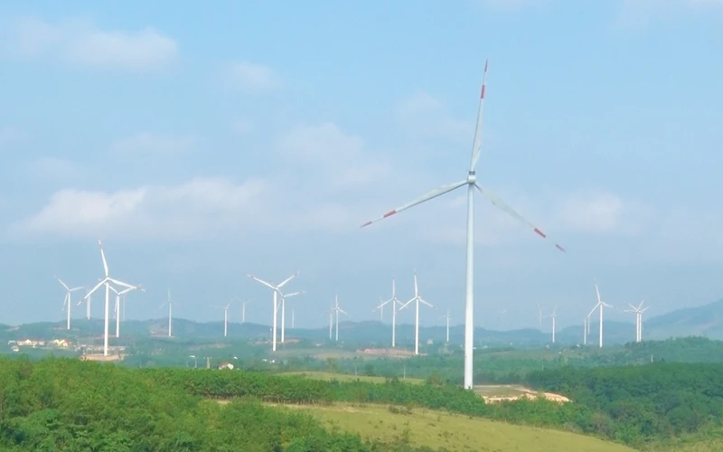 Cánh đồng điện gió tại huyện Hướng Hóa (Quảng Trị).