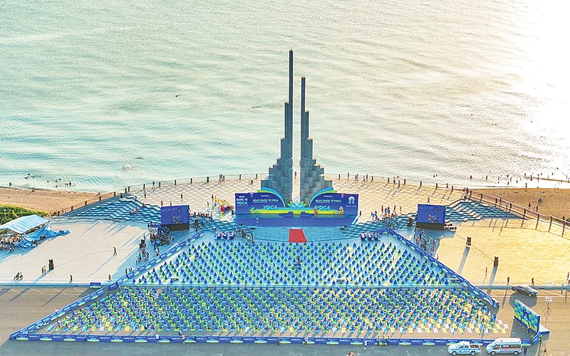Tháp Nghinh Phong - một biểu tượng mới của du lịch tỉnh Phú Yên.