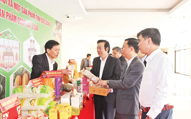 Trưng bày, giới thiệu sản phẩm OCOP của Bắc Giang tại Hội nghị Sở hữu trí tuệ toàn quốc.