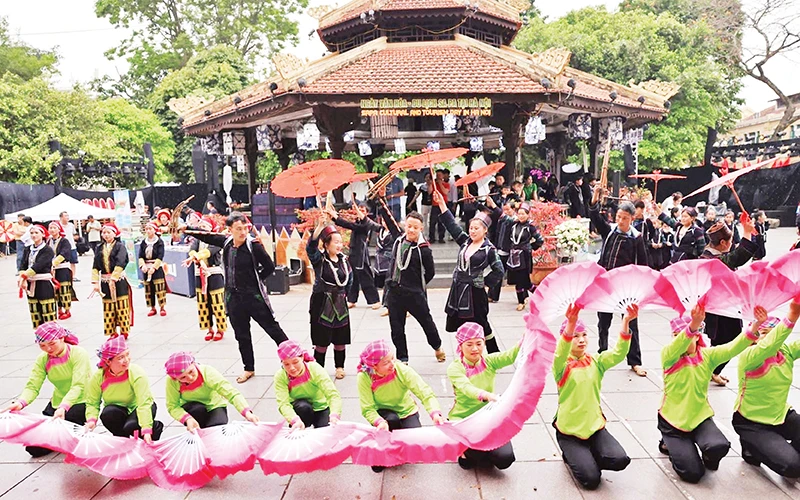 Giới thiệu nét đẹp văn hóa Sa Pa tại Hà Nội. (Ảnh Ngô Huyền)