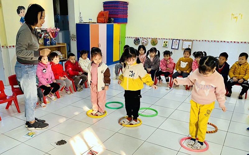 Học sinh Trường mầm non Đông Quý, huyện Tiền Hải (Thái Bình) trong giờ học. (Ảnh THU PHƯƠNG)