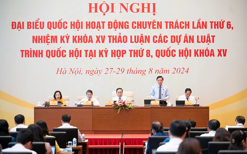 Hội nghị đại biểu Quốc hội hoạt động chuyên trách thảo luận về dự án Luật Công chứng (sửa đổi). (Ảnh DUY LINH)