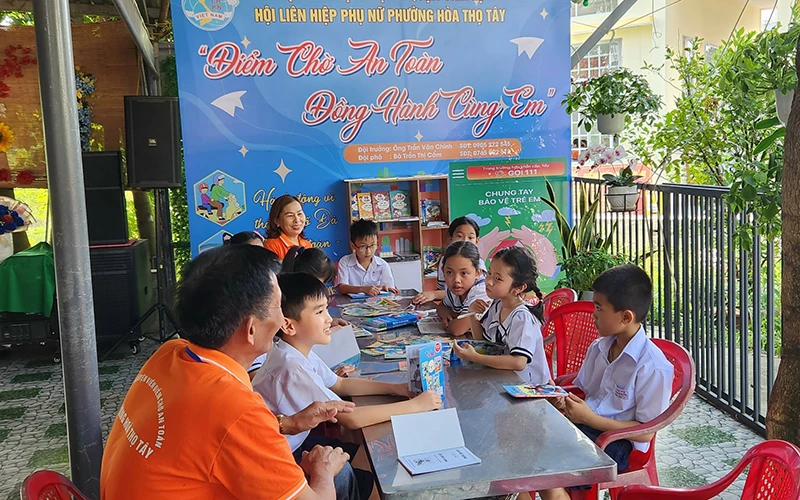 “Điểm chờ an toàn đồng hành cùng em” đặt tại Nhà sinh hoạt cộng đồng khu dân cư số 1, phường Hòa Thọ Tây, quận Cẩm Lệ.