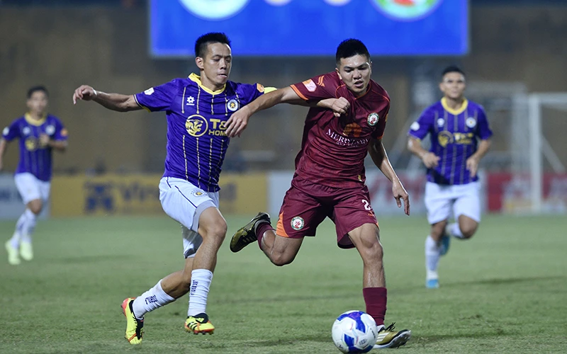 Đội Hà Nội FC giành chiến thắng trước đội Quy Nhơn Bình Định với tỷ số 1-0. (Ảnh ĐỨC ANH)