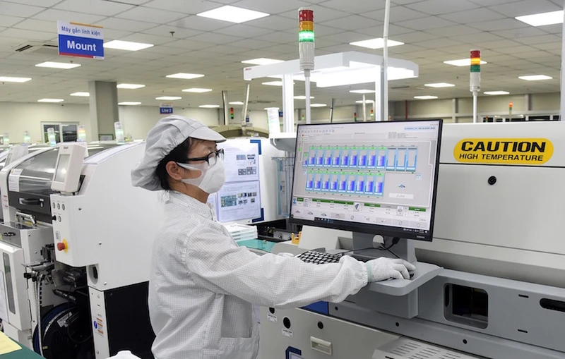 Sản xuất linh kiện điện tử ở Công ty TNHH Bumjin Electronics Vina (100% vốn đầu tư của Hàn Quốc).