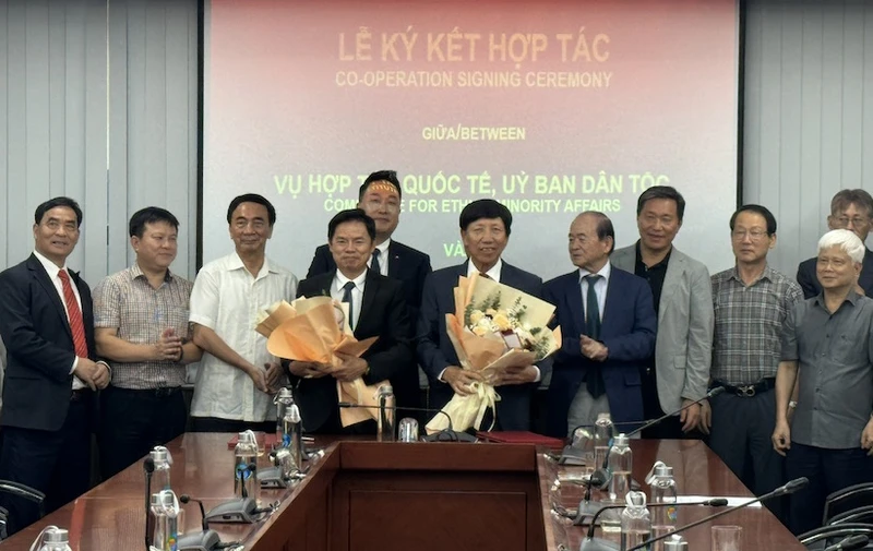 Quang cảnh lễ ký Thỏa thuận hợp tác.