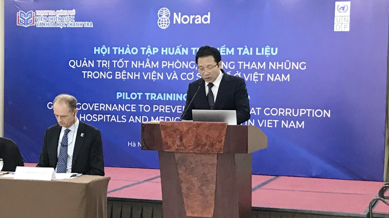 Viện trưởng Chiến lược và Khoa học Thanh tra, Tiến sĩ Nguyễn Quốc Văn phát biểu tại hội thảo.