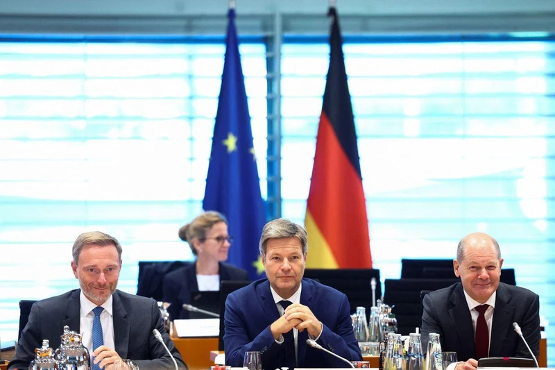 Thủ tướng Đức Olaf Scholz, Bộ trưởng Tài chính Christian Lindner và Bộ trưởng Kinh tế Robert Habeck tham dự một cuộc họp tại Berlin, Đức, ngày 4/10/2022. Ảnh: REUTERS