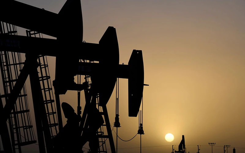  Lo ngại biến động kéo dài đẩy giá dầu tuần qua tăng vọt 7%