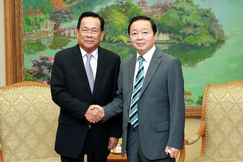 Phó Thủ tướng Trần Hồng Hà và Bộ trưởng Bộ Lao động và Đào tạo nghề Vương quốc Campuchia Ith Samheng. Ảnh: VGP