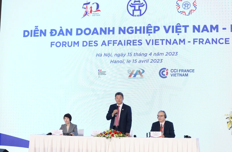 Phó Chủ tịch UBND thành phố Hà Nội Nguyễn Mạnh Quyền phát biểu khai mạc Diễn đàn.