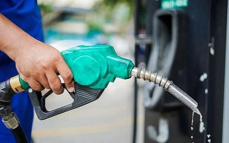 Giá xăng dầu giảm nhẹ tại kỳ điều hành ngày 4/1