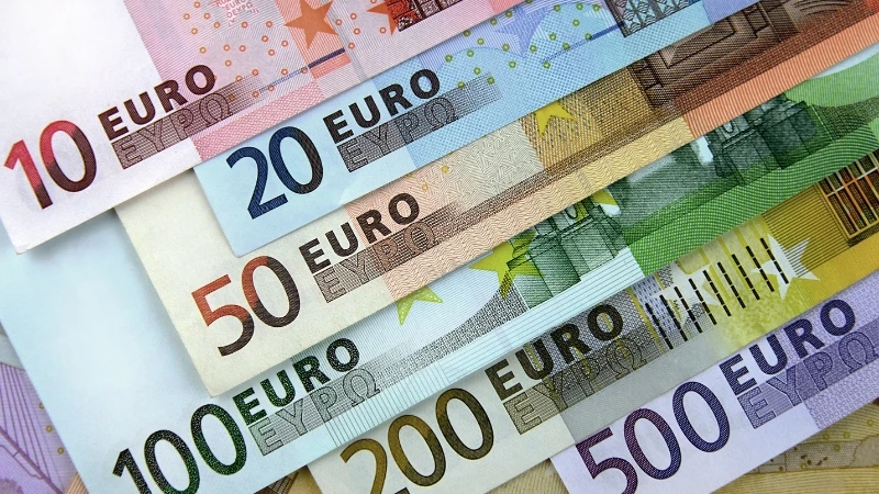 Tỷ giá ngày 30/8: Đồng Euro tại các ngân hàng nhà nước tiếp tục tăng, đôla Mỹ và bảng Anh diễn biến trái chiều
