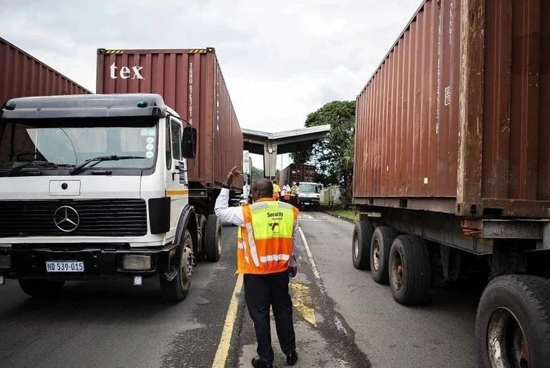 Chốt kiểm tra hàng hóa xuất nhập khẩu tại cảng biển Durban, Nam Phi. (Ảnh: TTXVN)