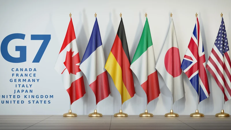 Cờ của các nước thuộc Nhóm các nước công nghiệp phát triển (G7). Ảnh: Reuters