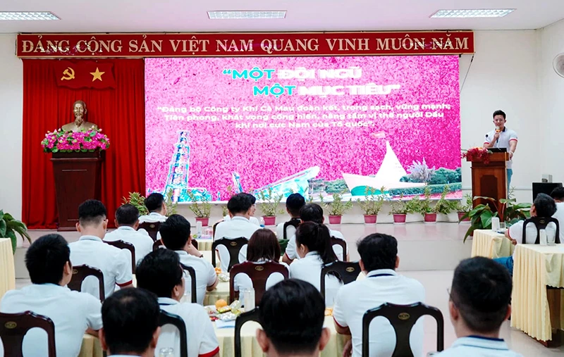 Sinh hoạt chuyên đề "Một đội ngũ, Một mục tiêu"