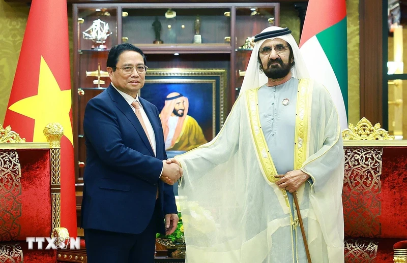 Thủ tướng Phạm Minh Chính hội đàm với Phó Tổng thống, Thủ tướng UAE Sheikh Mohammed bin Rashid Al Maktoum. (Ảnh: Dương Giang/TTXVN)