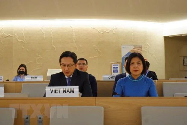 Đoàn Việt Nam tham dự Phiên thảo luận về tác động của biến đổi khí hậu tại Khóa họp lần thứ 50 Hội đồng Nhân quyền Liên hợp quốc. (Ảnh: Tố Uyên/TTXVN)
