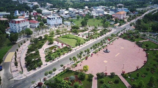 Một góc thị xã Tịnh Biên nằm dọc theo tuyến Quốc hội 91 kết nối với khẩu quốc tế Tịnh Biên. (Ảnh: Công Mạo/TTXVN)