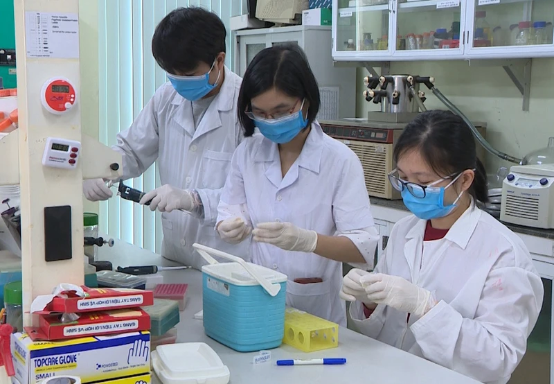 Hoạt động nghiên cứu tại Viện Công nghệ sinh học, Viện Hàn lâm Khoa học và Công nghệ Việt Nam.