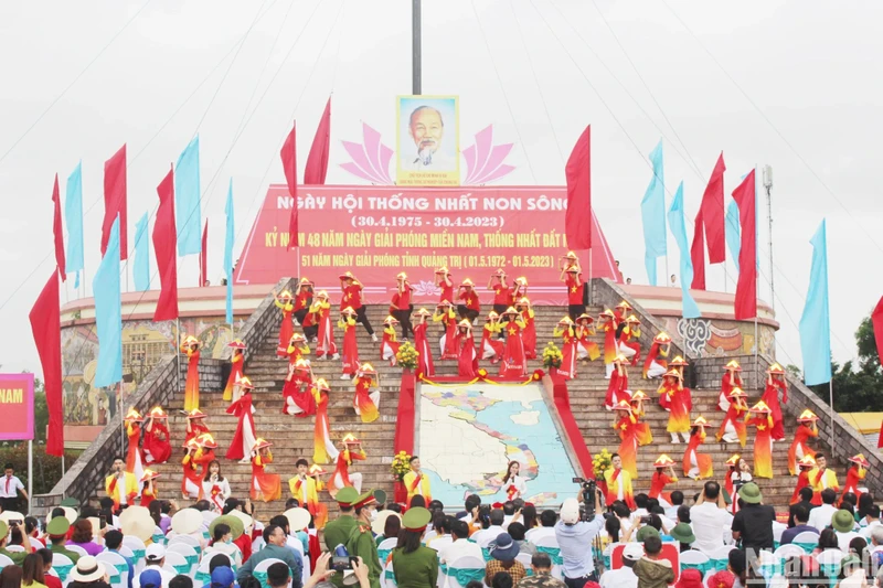 Hằng năm, tỉnh Quảng Trị tổ chức ngày hội “Thống nhất non sông” vào dịp 30/4 với khát vọng hòa bình bền vững.