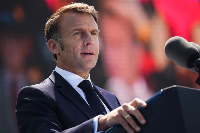 Tổng thống Pháp Emmanuel Macron phát biểu tại Colleville-sur-Mer, Pháp, ngày 6/6/2024. Ảnh: AFP/TTXVN
