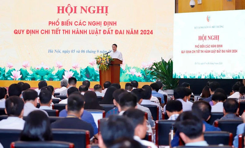 Hội nghị phổ biến các Nghị định quy định chi tiết thi hành Luật Đất đai 2024 do Bộ Tài nguyên và Môi trường tổ chức. (Ảnh TRƯỜNG GIANG)