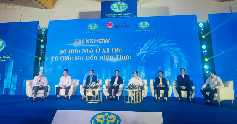 Các đại biểu chia sẻ tại buổi Talkshow.