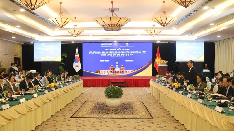 Quang cảnh Hội nghị đối thoại giữa lãnh đạo Thành phố Hồ Chí Minh và doanh nghiệp Hàn Quốc.