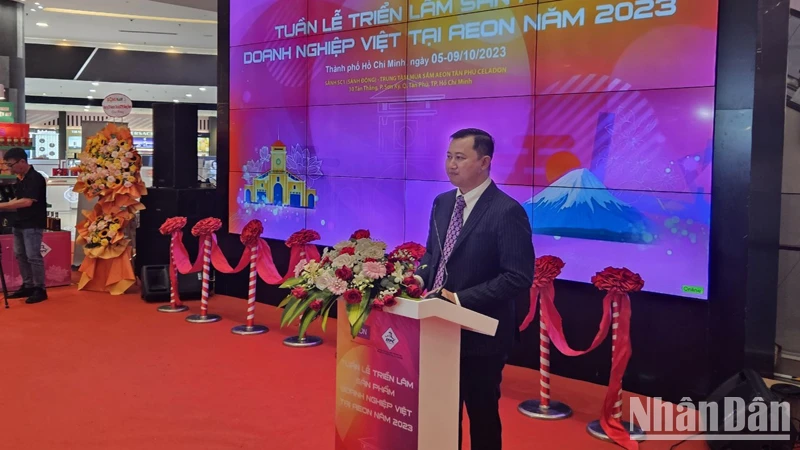 Ông Trần Phú Lữ, Giám đốc Trung tâm Xúc tiến Thương mại và Đầu tư Thành phố Hồ Chí Minh phát biểu tại triển lãm.