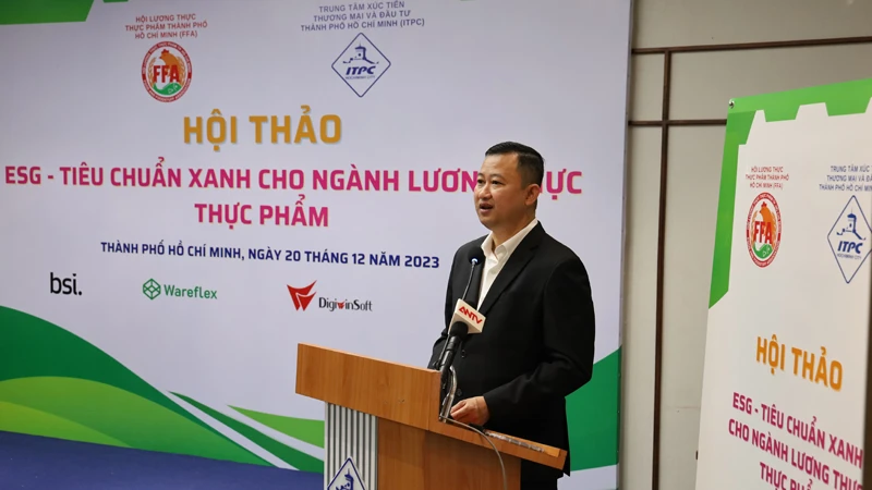 Ông Trần Phú Lữ, Giám đốc Trung tâm Xúc tiến Thương mại và Đầu tư Thành phố Hồ Chí Minh phát biểu tại hội thảo.