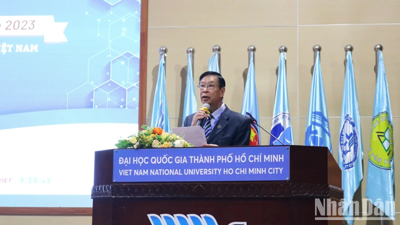 Giáo sư, Tiến sĩ, Bác sĩ Đặng Vạn Phước, Trưởng Khoa Y Đại học Quốc gia Thành phố Hồ Chí Minh phát biểu tại hội nghị.