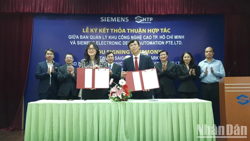 Khu Công nghệ cao Thành phố Hồ Chí Minh và Siemens EDA ký kết hợp tác.
