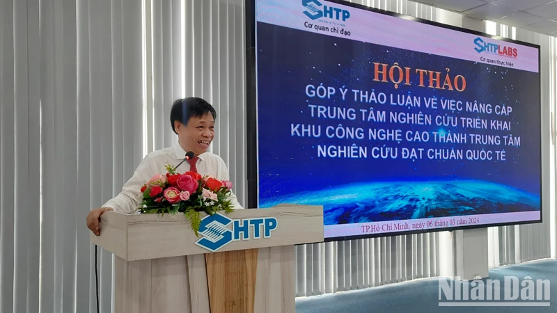 Tiến sĩ Lê Quốc Cường, Phó Ban Quản lý Khu Công nghệ cao Thành phố Hồ Chí Minh phát biểu tại hội thảo.