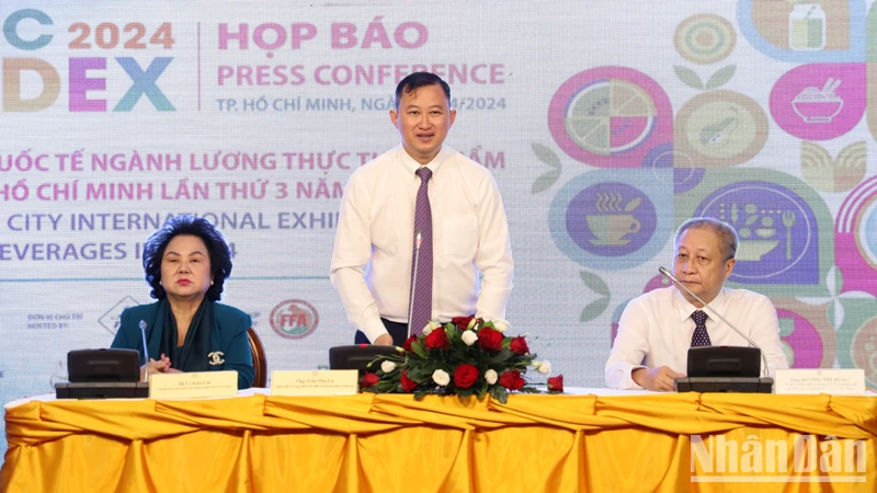 Ông Trần Phú Lữ, Giám đốc Trung tâm Xúc tiến Thương mại và Đầu tư Thành phố Hồ Chí Minh phát biểu tại họp báo.