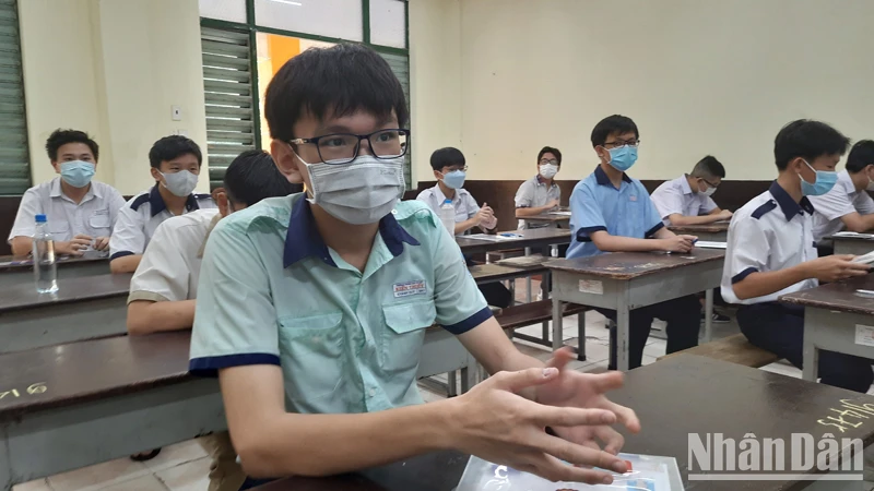 Thí sinh tham gia kỳ thi tuyển sinh lớp 10 công lập năm học 2023-2024 tại điểm thi Trường THPT Trưng Vương, quận 1, Thành phố Hồ Chí Minh