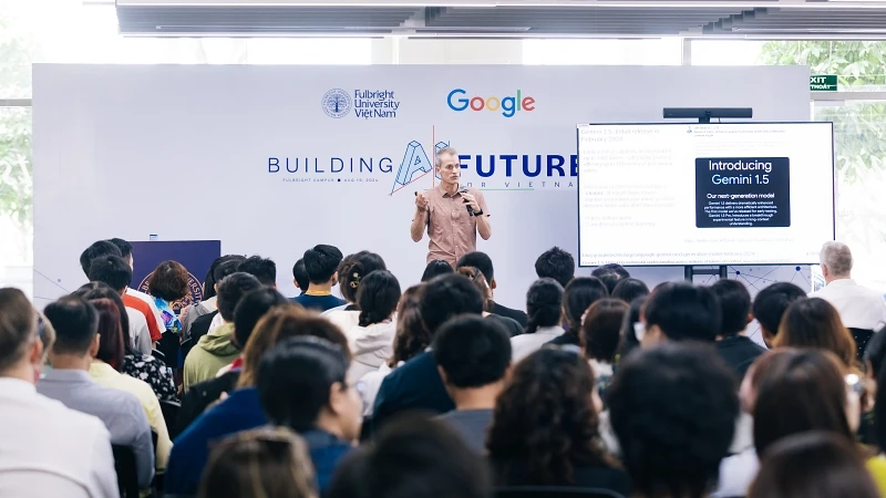 Ông Jeff Dean giao lưu với sinh viên Trường đại học Fulbright Việt Nam.