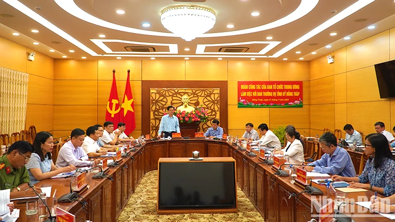 Phó Trưởng Ban Thường trực Ban Tổ chức Trung ương Mai Văn Chính phát biểu kết luận buổi làm việc.