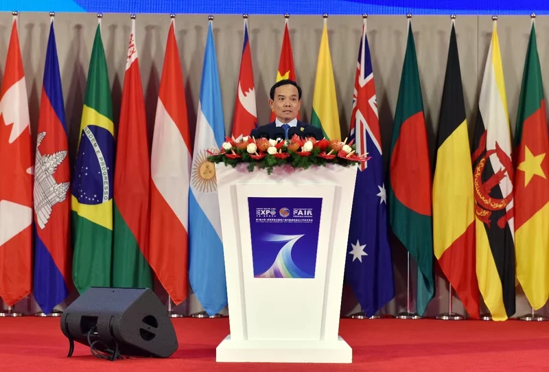 Phó Thủ tướng Trần Lưu Quang phát biểu tại lễ khai mạc Hội chợ Trung Quốc-Nam Á và Hội chợ xuất nhập khẩu Côn Minh.