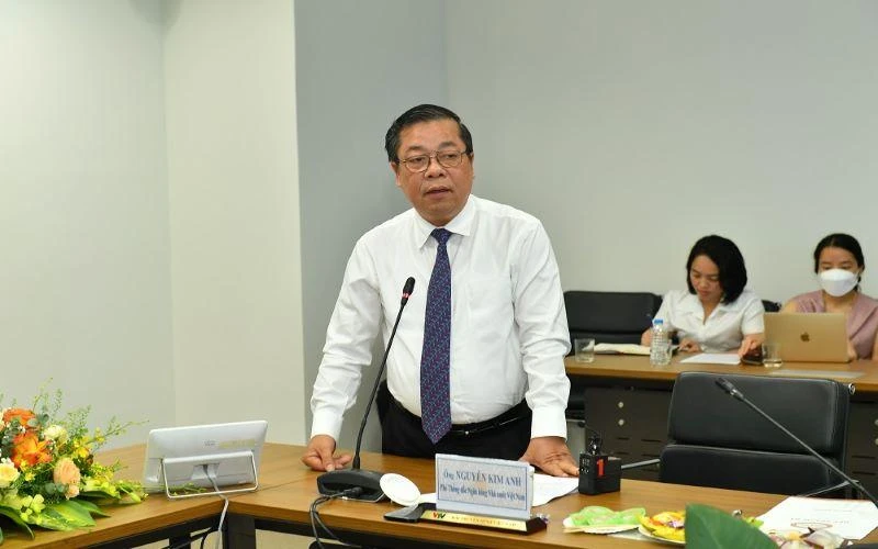 Phó Thống đốc Ngân hàng Nhà nước Nguyễn Kim Anh phát biểu.
