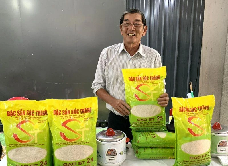 Gạo ST25 của ông Hồ Quang Cua được nhiều thị trường ưa chuộng.