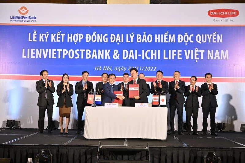 Lễ ký hợp tác giữa LienVietPostBank và Dai-ichi Life Việt Nam.