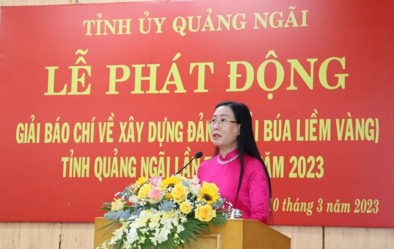 Bí thư Tỉnh ủy Quảng Ngãi Bùi Thị Quỳnh Vân phát biểu tại lễ phát động Giải Búa liềm vàng tỉnh Quảng Ngãi lần thứ nhất-năm 2023. 