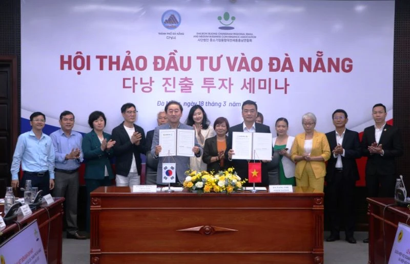 Lễ ký kết Biên bản ghi nhớ hợp tác giữa Hiệp hội Doanh nghiệp nhỏ và vừa thành phố Đà Nẵng với Hiệp hội Doanh nghiệp nhỏ và vừa khu vực Daejeon-Sejong-Chungnam. 