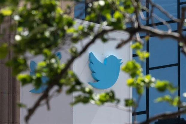Biểu tượng Twitter tại trụ sở ở San Francisco, California (Mỹ). (Ảnh: AFP/TTXVN)