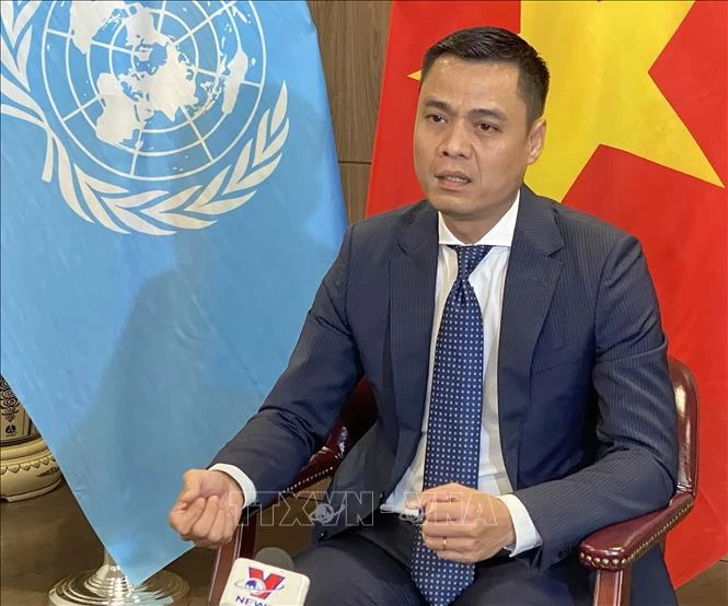 Đại sứ Đặng Hoàng Giang, Trưởng phái đoàn đại diện thường trực Việt Nam tại Liên hợp quốc, trả lời phỏng vấn TTXVN. (Ảnh: Hoài Thanh /Pv TTXVN tại LHQ)
